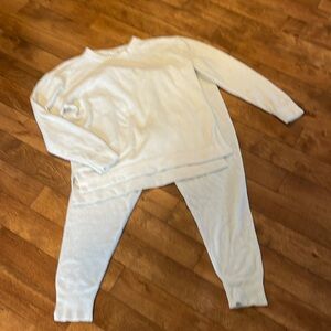 174. Knix Cozy Jogger set size Large very light green
